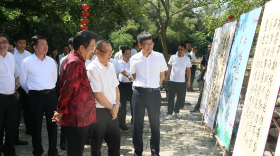 江城区举办“廉洁家风进万家”书法展暨现场挥毫活动